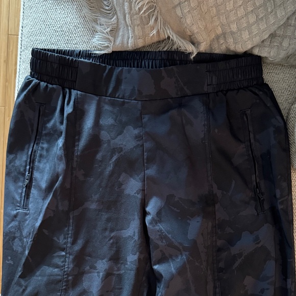 Old Navy Black Camo Track Pants - Picture 2 of 4